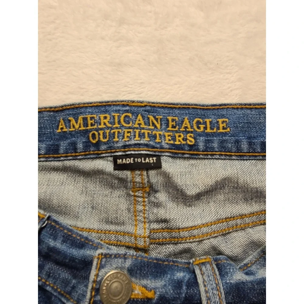American Eagle Men's Distressed Denim Shorts Blue Ripped Repaired Raw Hem 33